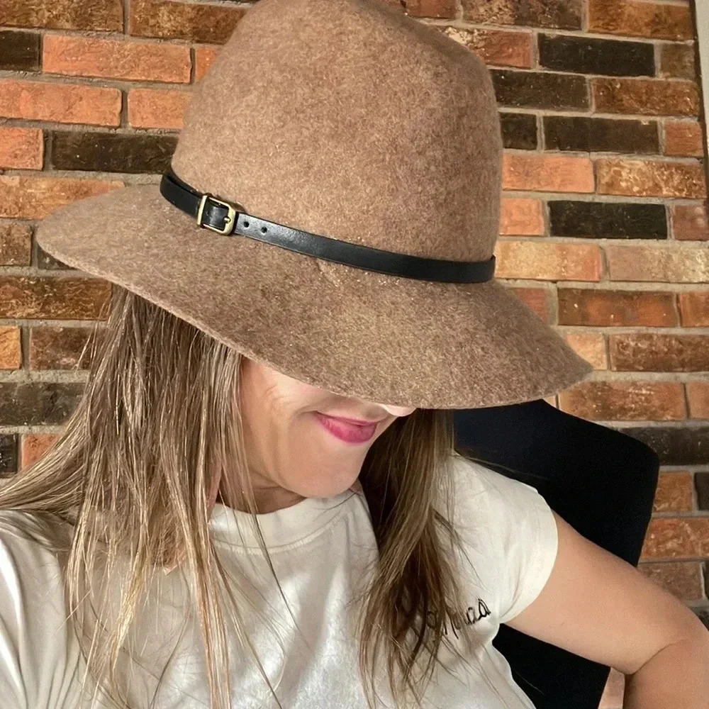 Oatmeal Ran Wool Hat‎ - Picture 5 of 8